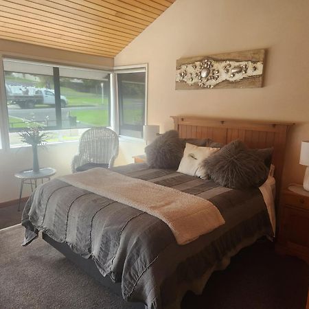 The Nunnery Hotel Te Aroha Exterior photo