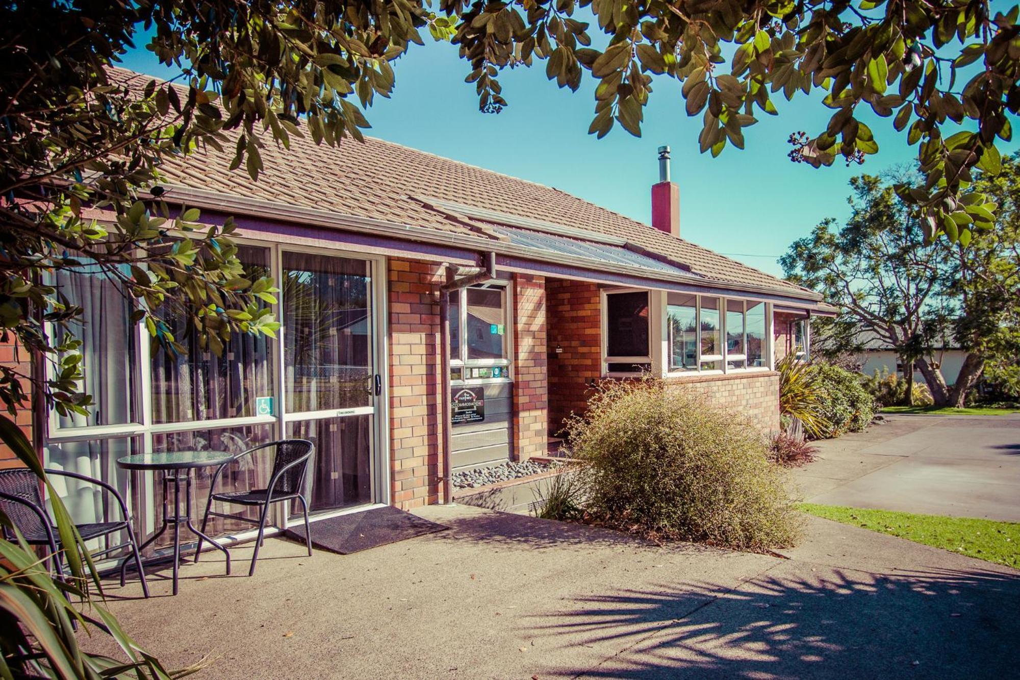 The Nunnery Hotel Te Aroha Exterior photo