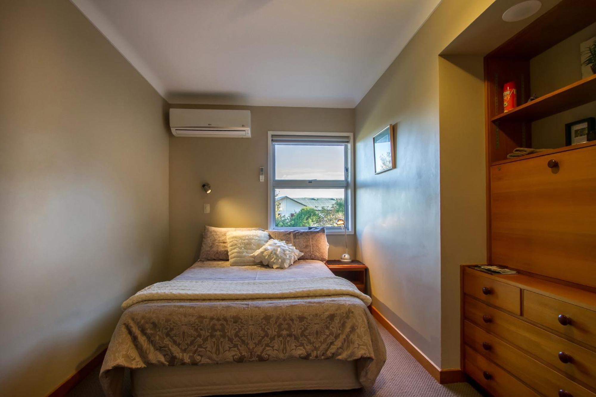 The Nunnery Hotel Te Aroha Exterior photo